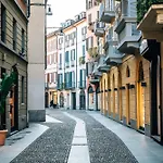 Funny Flat With Balcony In Milan