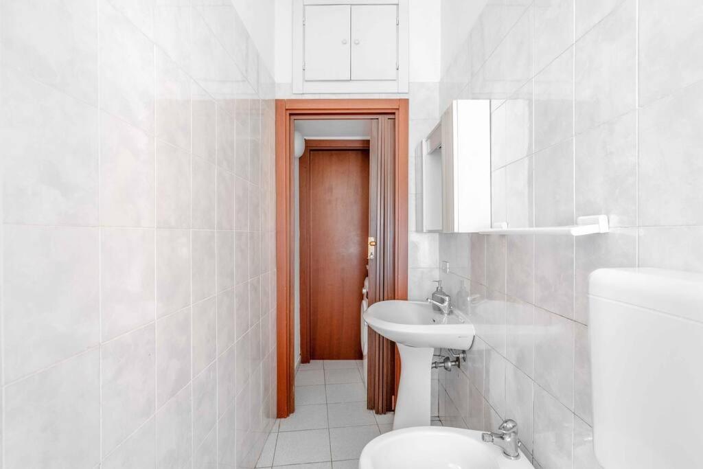 Funny Flat With Balcony In Milan